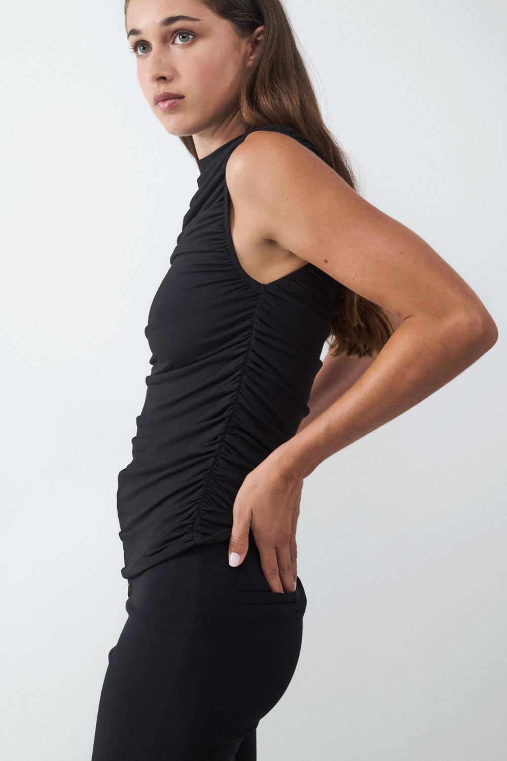 model_shot-detail